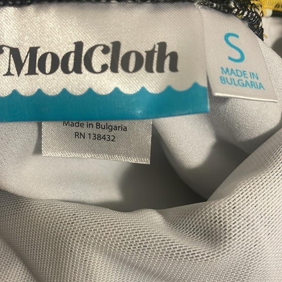 ModCloth The Gilda One-Piece Swimsuit Yellow leopard New Sz Small - Picture 4 of 11